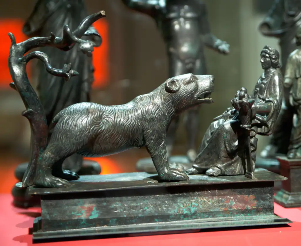 La Actual Estatua De Artio En Berna | Artio: Formas De Trabajar Con La Diosa Oso | Devociones