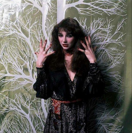 Kate Bush | Cantantes Asociadas Con La Brujería | Witch Break