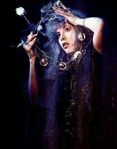 Stevie Nicks | Cantantes Asociadas Con La Brujería | Witch Break